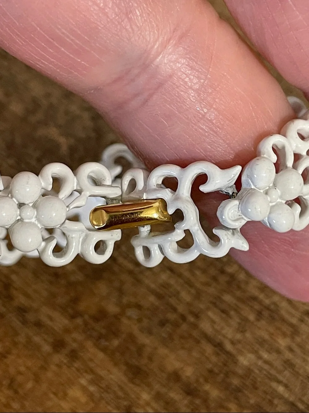 Trifari White Enamel Filigree Link Bracelet Gold Tone Scrollwork Vintage Signed